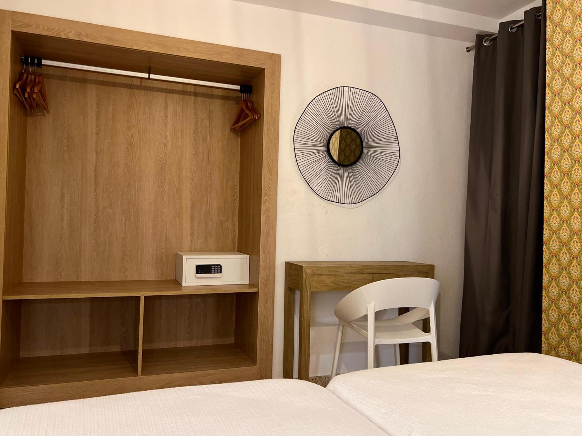 Boutique Poniente Playa Apartament